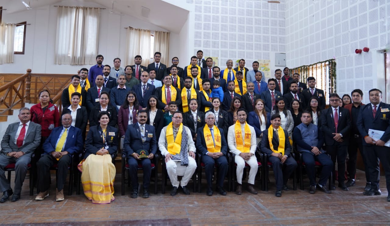 आगामी चारधाम यात्रा में श्रद्धालुओं की संख्या में और अधिक वृद्धि होगी। श्रद्धालुओं को मूलभूत आवश्यकताओं के साथ ही बेहतर स्वास्थ्य सुविधाएं उपलब्ध हों, इसके लिए अभी से प्रयास किये जा रहे हैं। 