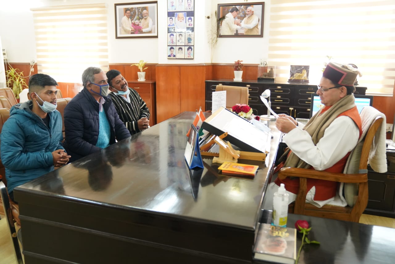 मुख्यमंत्री से अखिल गढ़वाल सभा एवं कूर्मांचल सांस्कृतिक एवं कल्याण परिषद् के पदाधिकारियों ने की भेंट।