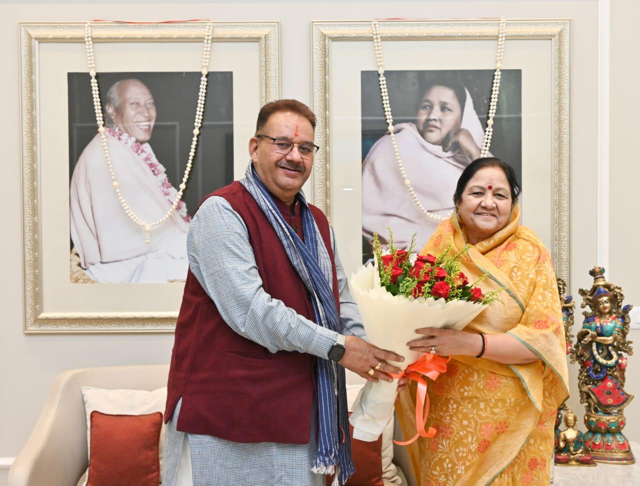 कृषि मंत्री गणेश जोशी ने माता मंगला से भेंट कर गढ़वाल और कुमाऊं के लिए दो रेफ्रिजरेटड वाहन का किया अनुरोध