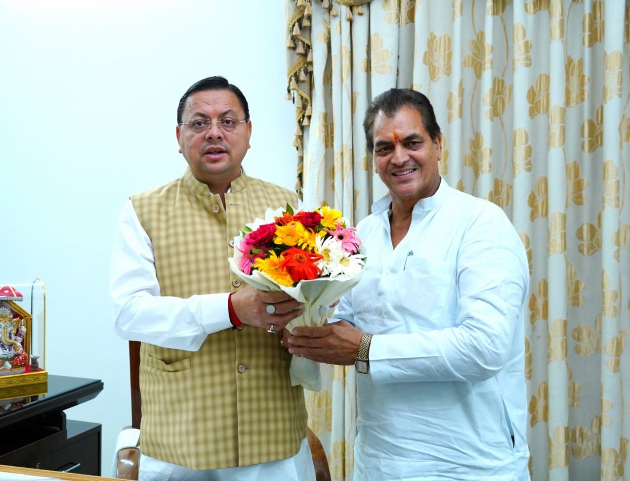 कैबिनेट मंत्री डा. प्रेमचंद अग्रवाल ने बीती देर शाम को मुख्यमंत्री श्री पुष्कर सिंह धामी जी से मुलाकात की