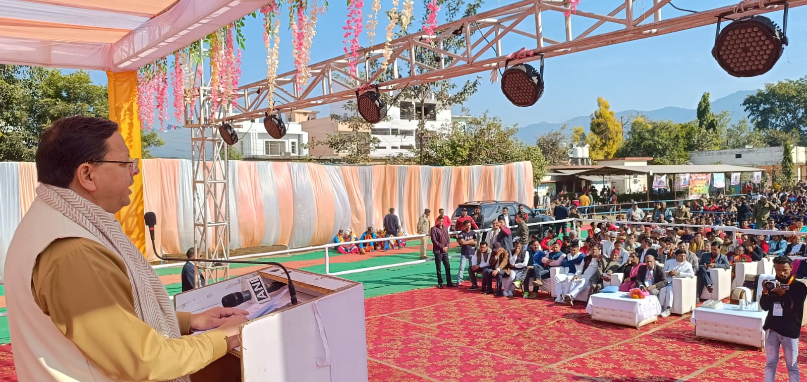 मुख्यमंत्री धामी ने कहा कि जनता को सहूलियत उपलब्ध कराना प्रदेश सरकार की प्राथमिकता है   