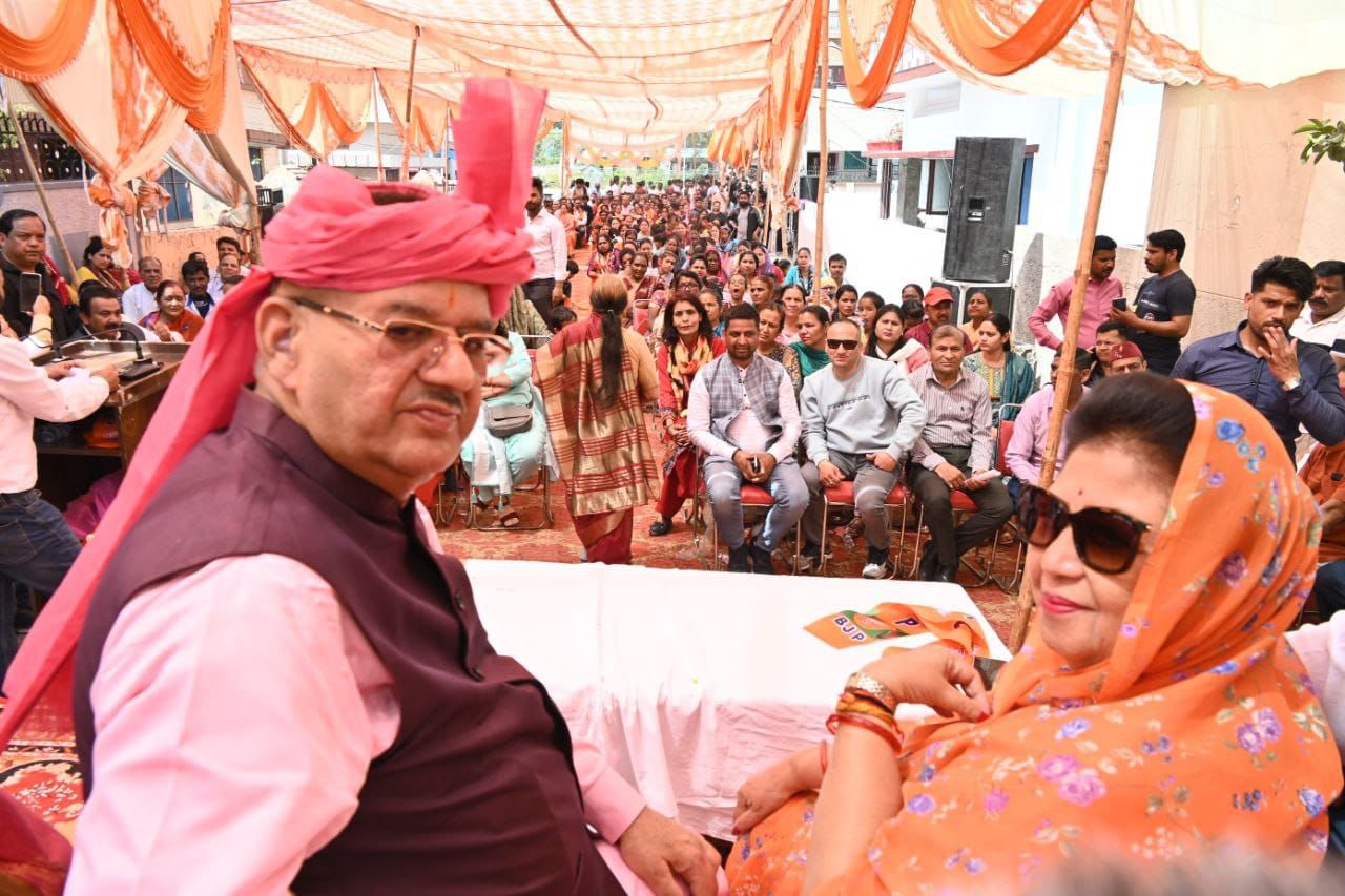 कैबिनेट मंत्री गणेश जोशी ने भाजपा प्रत्याशी माला राज्य लक्ष्मी शाह के पक्ष में मतदान की अपील