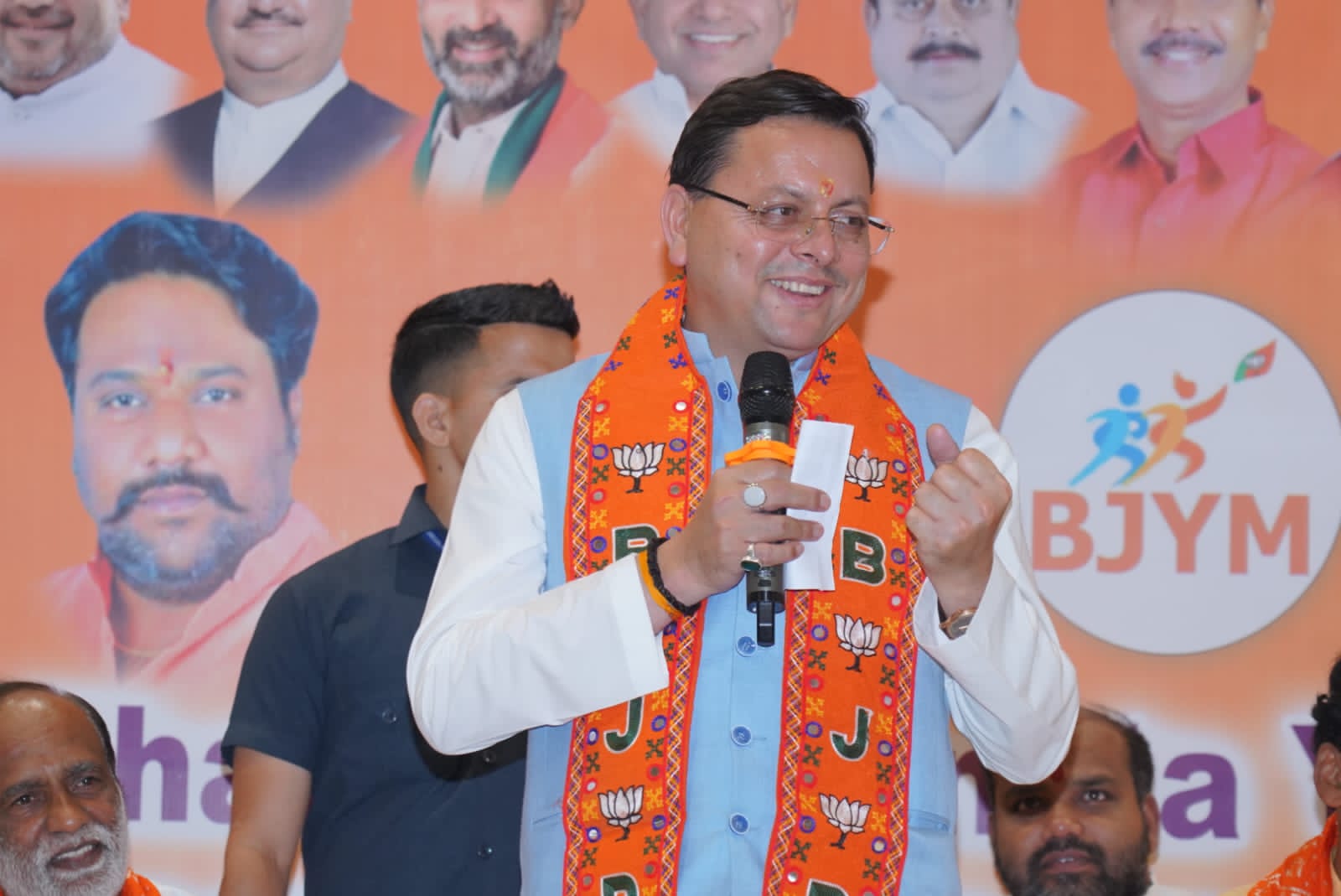 जनता के एक वोट के बदले होगी विकास की बौछार : मुख्यमंत्री धामी