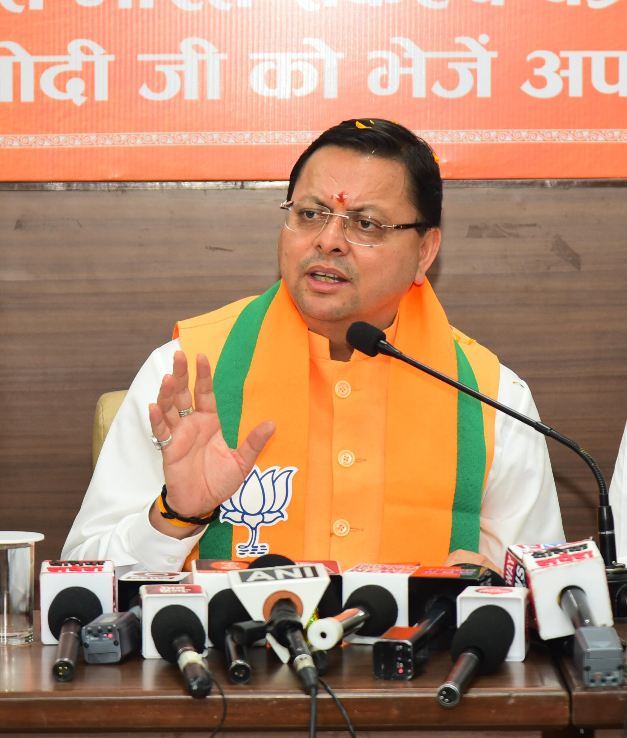 मुख्यमंत्री पुष्कर सिंह धामी ने कहा कि प्रधानमंत्री नरेंद्र मोदी के नेतृत्व में भारत का दुनिया के सामने मान सम्मान बढ़ा है