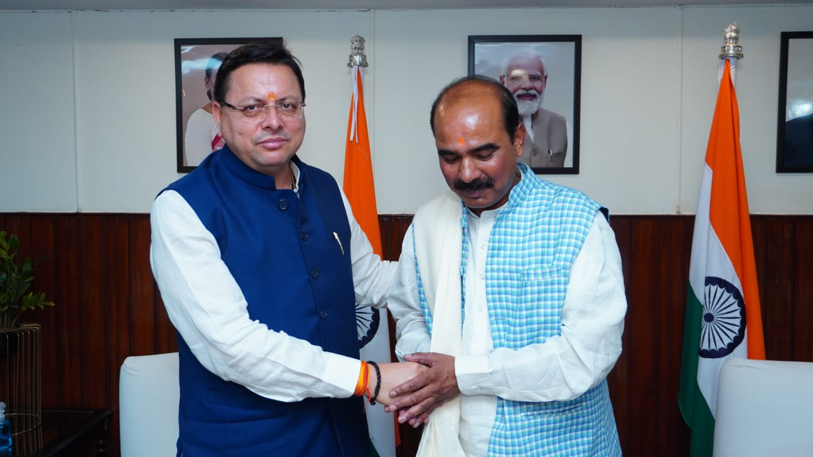 केंद्रीय राज्य मंत्री अजय टम्टा ने मुख्यमंत्री धामी से की भेंट मुख्यमंत्री धामी ने उन्हें समस्त प्रदेशवासियों की ओर से बधाई व शुभकामनाएं दी