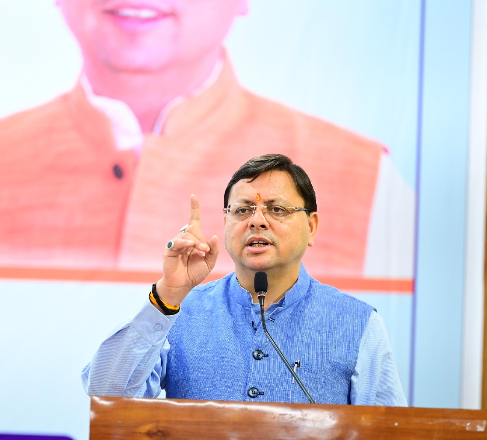 मुख्यमंत्री ने निर्देश दिये कि यूसीसी के प्राविधानों को व्यवस्थित रूप से संपादित किये जाने के लिए गठित उप समिति के कार्यों एवं विभिन्न विभागों के स्तर पर की जाने वाली कार्यवाही को भी शीघ्र अंतिम रूप दिया जाए