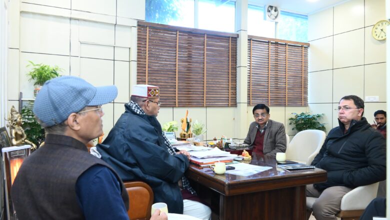 मंत्री गणेश जोशी ने अधिकारियों को कृषि के क्षेत्र में उर्वरकों का कम से कम उपयोग तथा उर्वरकों गुणवत्ता सुनिश्चित करने हेतु नमूनों का नियमित रूप से प्रयोगशालाओं में परीक्षण के निर्देश दिए।