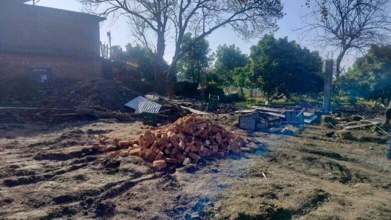 एसजीआरआर इंण्टर काॅलेज भोगपुर की जमीन प्रकरण :	स्कूल प्रबन्धन और श्री दरबार साहिब संगतों ने जताया गहरा रोष कहा जमीन स्कूल की, एक इंच पर भी नहीं होने देंगे कब्जा