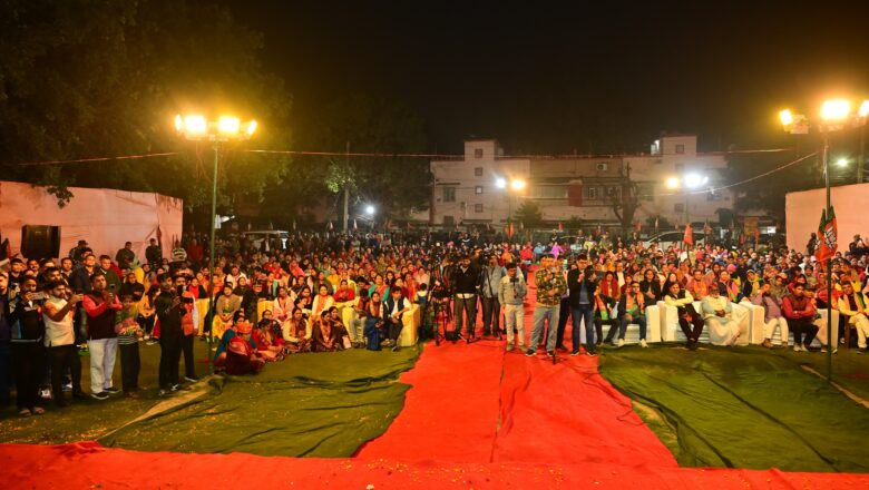 धामी ने भाजपा प्रत्याशी अनिल शर्मा को भारी मतों से विजयी बनाने की अपील करते हुए कहा, “आप सभी से निवेदन है कि 5 फरवरी को आप भाजपा के पक्ष में मतदान करते हुए अनिल शर्मा जी को प्रचण्ड मतों से विजय बनाइए, जिससे इस क्षेत्र का समग्र विकास तेज गति से हो सके