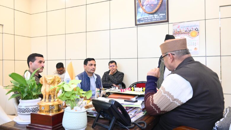 रेशम मेले में एक रेशम तकनीकी प्रदर्शिनी भी आयोजित की जायेगी, जिसमे उत्पादन की तकनीकियो का सजीव प्रदर्शन किया जायेगा।