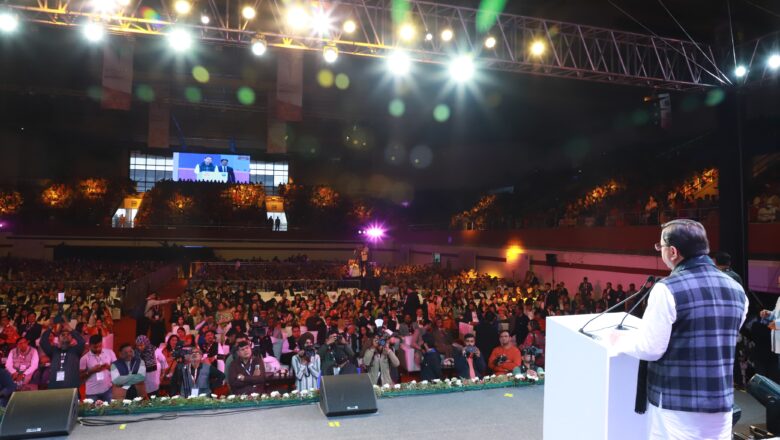 मुख्यमंत्री धामी ने देश के विभिन्न क्षेत्रों से आयी महिलाओं को अंतर्राष्ट्रीय महिला दिवस की शुभकामनाएं दी