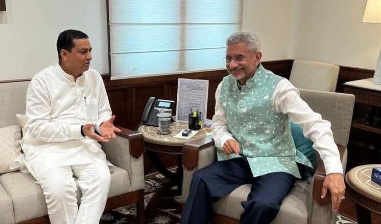 सासंद बलूनी ने बताया कि गोपेश्वर जनपद चमोली  में भी पासपोर्ट ऑफिस स्थापित करने की प्रक्रिया चल रही है