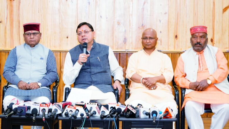 आंदोलनकारियों के लिए दस फीसदी क्षैतिज आरक्षण की व्यवस्था की गई है।