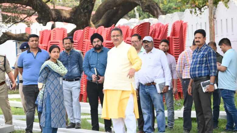 कैबिनेट मंत्री गणेश जोशी ने बहुउद्देशीय शिविर की तैयारियों के संबंध में कार्यक्रम स्थल सर्वे स्टेडियम, हाथीबड़कला का निरीक्षण कर तैयारियों का लिया जायजा