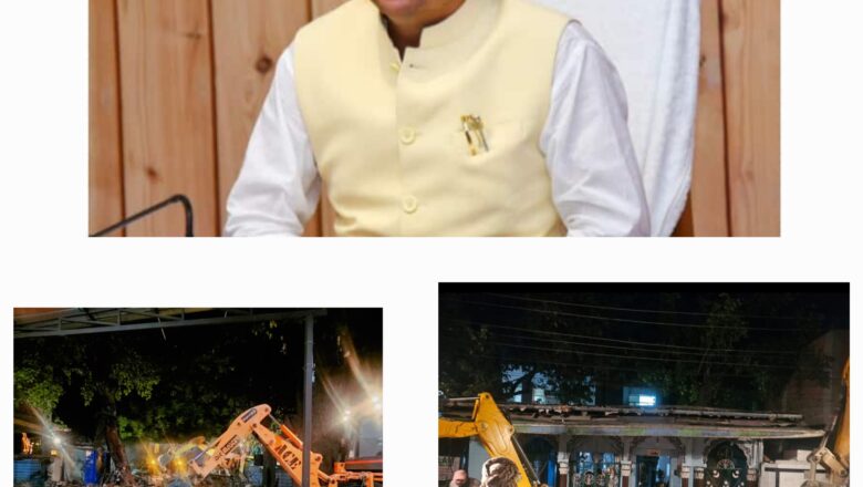 यहां बैठे खादिम अस्पताल के मरीजों के बीच जाकर यहां जाकर इबादत करवाने का अंधविश्वास का काम करते थे, जिससे अस्पताल प्रशासन भी परेशान रहता था      