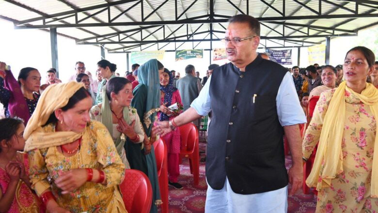 शिक्षा के क्षेत्र में हो रहा विकास, मंत्री ने कहा – सरकार ग्रामीण क्षेत्रों की जरूरतों को दे रही प्राथमिक