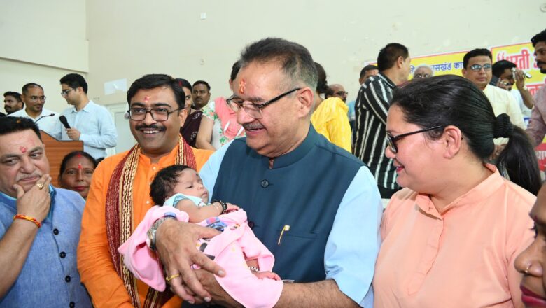 कृषि मंत्री गणेश जोशी ने कहा कि सरकार का कमजोर वर्ग के लोगों को सरकारी योजनाओं से संतृप्त करने पर विशेष फोकस है      