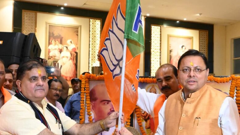 पार्टी हाईकमान ने मौजूदा प्रदेश अध्यक्ष महेंद्र भट्ट की दोबारा ताजपोशी कर एक तीर से कई समीकरण भी साधे हैं   