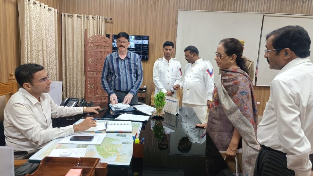 बिना अनुमति मोबाइल टावर लगाना पड़ा भारी,  सेलाकुई व हरबर्टपुर में जिला प्रशासन का छापा,  रेडिएशन के खतरे पर जनता की शिकायत पर  किया सील