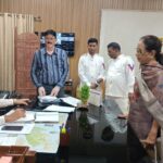बिना अनुमति मोबाइल टावर लगाना पड़ा भारी,  सेलाकुई व हरबर्टपुर में जिला प्रशासन का छापा,  रेडिएशन के खतरे पर जनता की शिकायत पर  किया सील