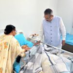सोमवार को श्री महंत इन्दिरेश अस्पताल में हाथ का आपरेशन हुआ डाॅक्टरों की राय ऐसे मामलों में संक्रमण का रहता है खतरा प्लास्टिक सर्जरी की पड़ सकती है आवश्यकता   