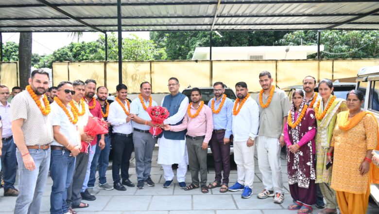 ग्राम विकास के संकल्प के साथ विजयी जनप्रतिनिधियों ने ली जिम्मेदारी, मंत्री गणेश जोशी ने ईमानदारी और निष्ठा से कार्य करने का किया आह्वान