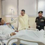 संकट की घड़ी में सरकार आपके साथ है” – सैनिकों से मिलकर बोले मंत्री गणेश जोशी, बेहतर इलाज के निर्देश