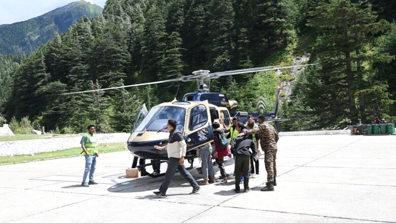 SDRF उत्तराखंड पुलिस द्वारा स्थानीय प्रशासन, ITBP, वायुसेना, एनडीआरएफ एवं अन्य एजेंसियों के साथ समन्वय स्थापित कर युद्धस्तर पर राहत एवं बचाव कार्य संचालित किया जा रहा है
