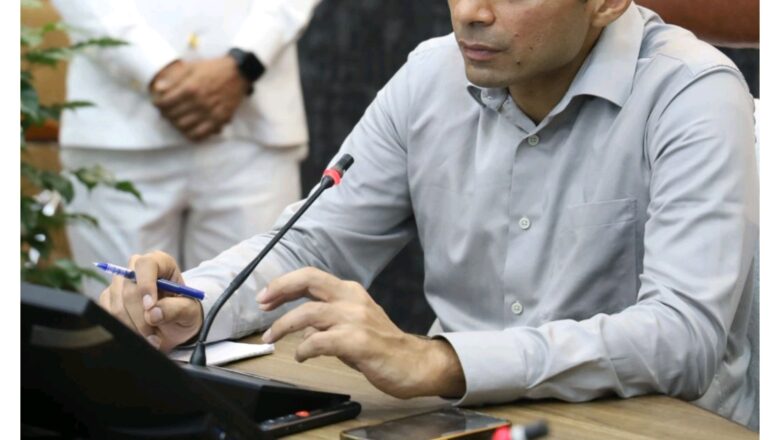 नवादा विद्यालय परिसर से हटाया गया अतिक्रमण: नगर मजिस्ट्रेट और एसडीएम की देखरेख में जेसीबी से अवैध ढांचा जमींदोज़
