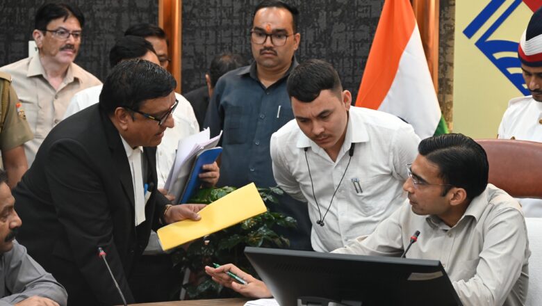 जिलाधिकारी सविन बंसल ने हरबर्टपुर में नगर पालिका क्षेत्र से अवैध कब्जे हटाने के लिए ईओ को तत्काल कार्रवाई करने को कहा   