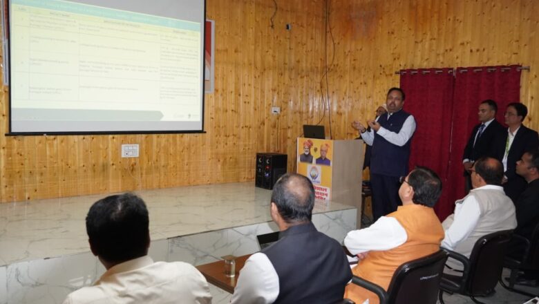 मुख्यमंत्री धामी ने खटीमा लोहियाहेड स्थित कैम्प कार्यालय में “शारदा कॉरिडोर विकास परियोजना” की विस्तृत समीक्षा बैठक की   