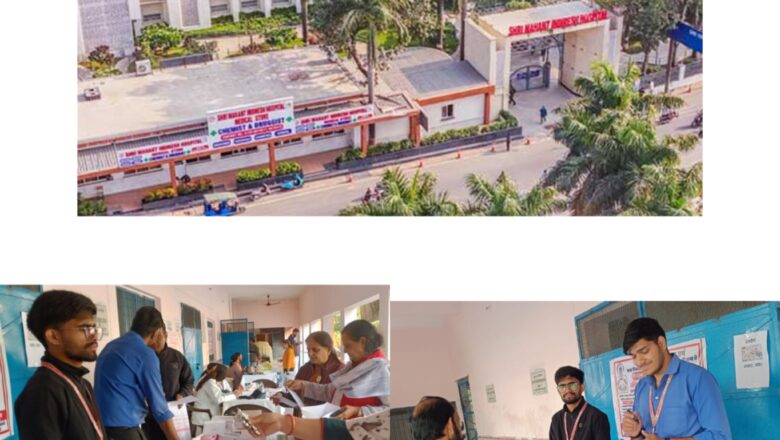 श्री महंत इन्दिरेश अस्पताल के विशेषज्ञ चिकित्सकों ने मरीजों की जांच कर उन्हें “स्वस्थ जीवन सबसे मूल्यवान पूँजी है” का संदेश देते हुए परामर्श एवं दवाइयाँ निःशुल्क प्रदान कीं।